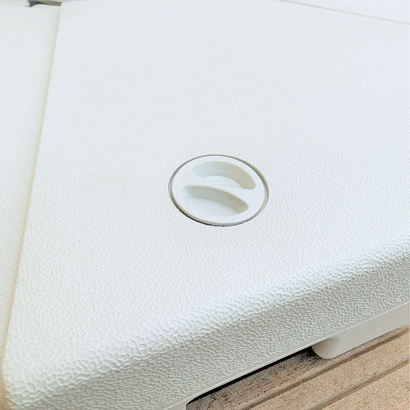 Dalles blanches pour parasol 20L, lot de 4, marque Meublot, en plastique solide pour stabiliser le parasol.