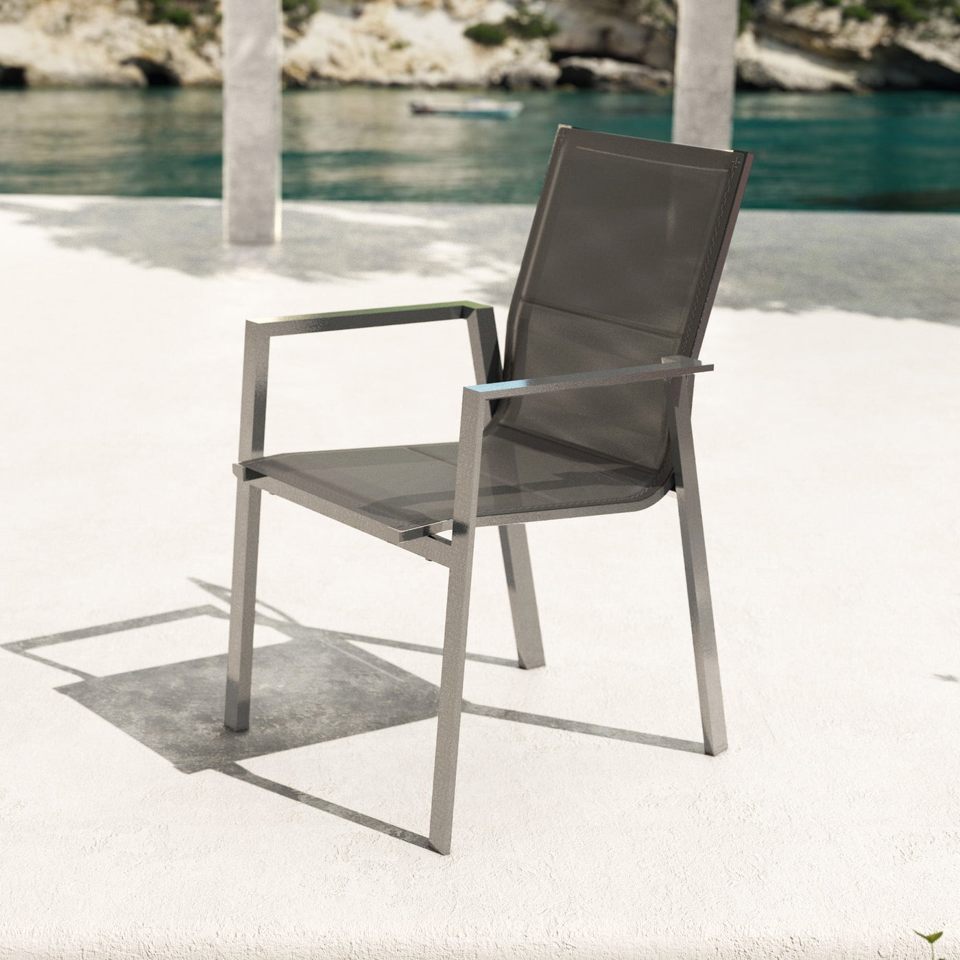 Fauteuil de jardin empilable Portofino de Meublot, en gris, avec structure en métal et assise confortable pour extérieur.