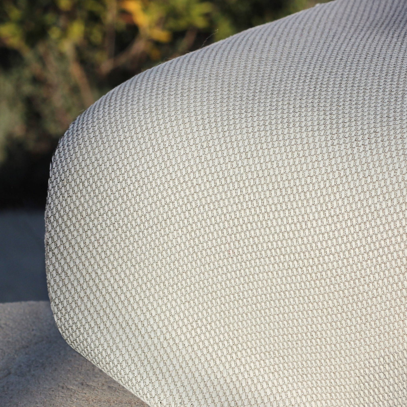 Housse de coussin pour canapé 2 places Monte Carlo, tissu coloré et confortable, adaptée pour salon ou jardin.