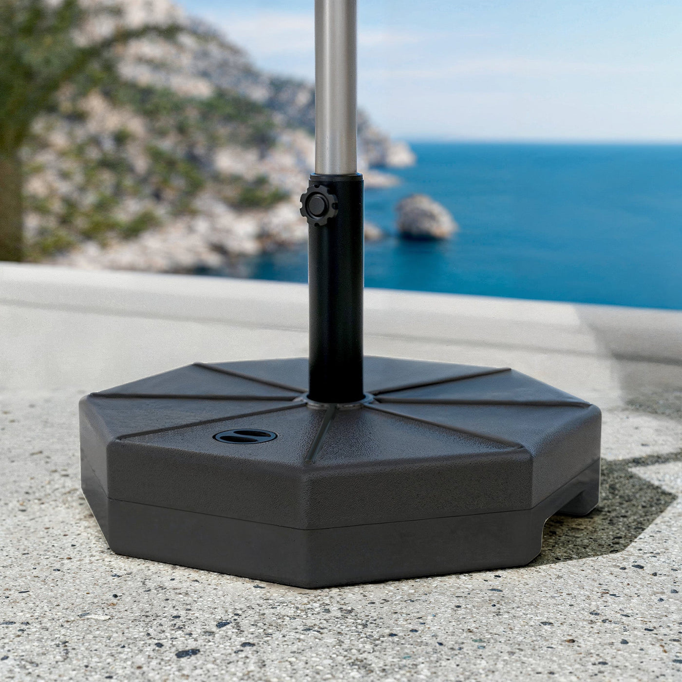 Dalle en pierre pour pied de parasol 28L 60x60cm de la marque Meublot, surface en pierre naturelle avec texture résistante.