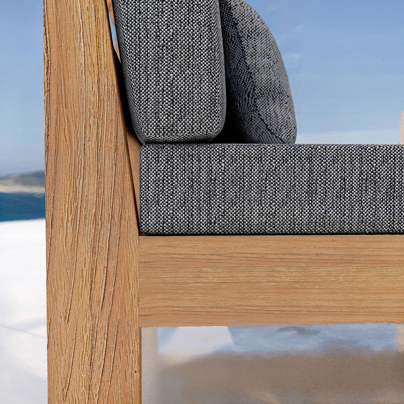 Salon de jardin Bornéo avec méridienne Meublot, ensemble de mobilier extérieur pour 5 personnes, avec coussins et structure en bois.