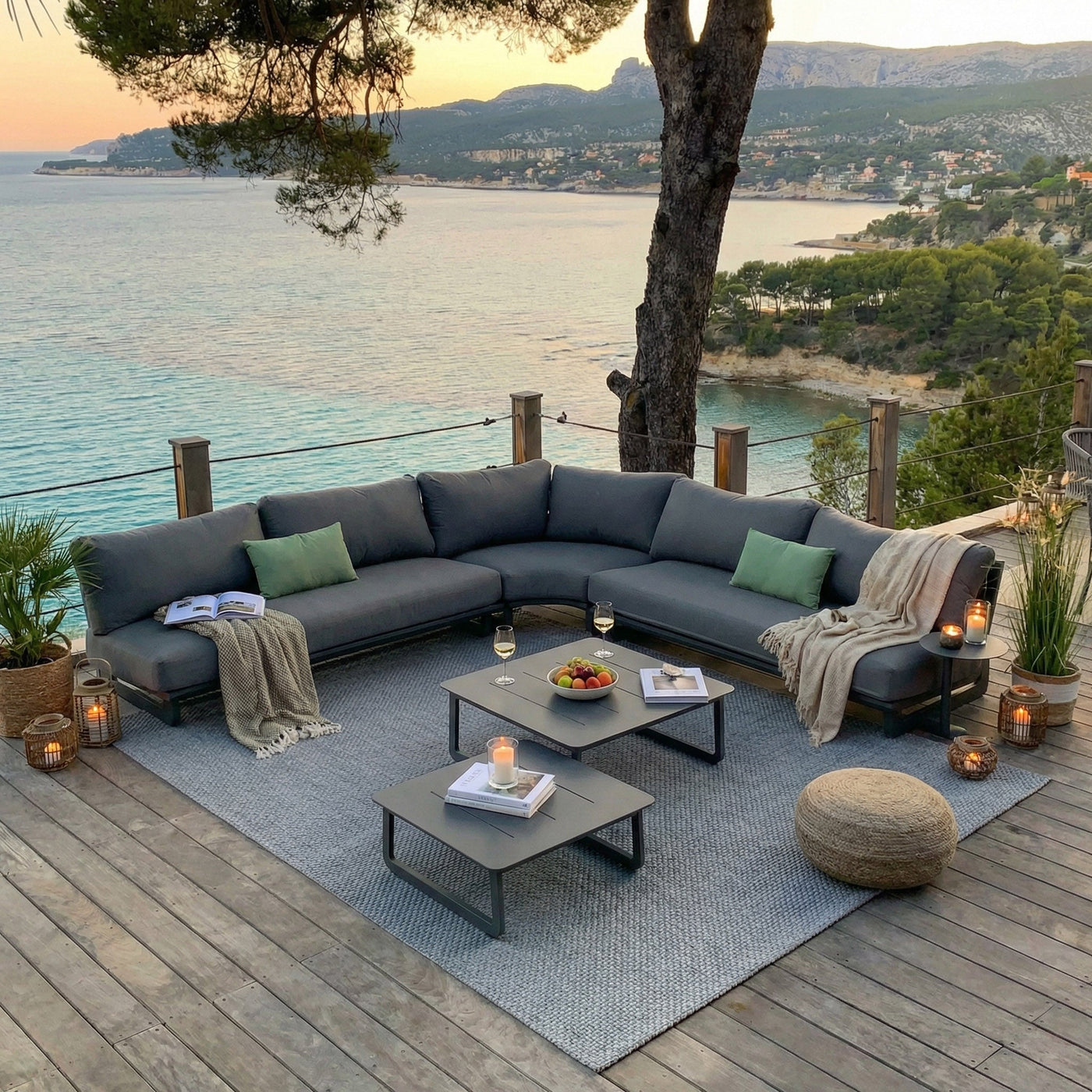 Salon de jardin d'angle Long Beach Meublot pour 5 personnes avec coussins confortables, idéal pour extérieur convivial.