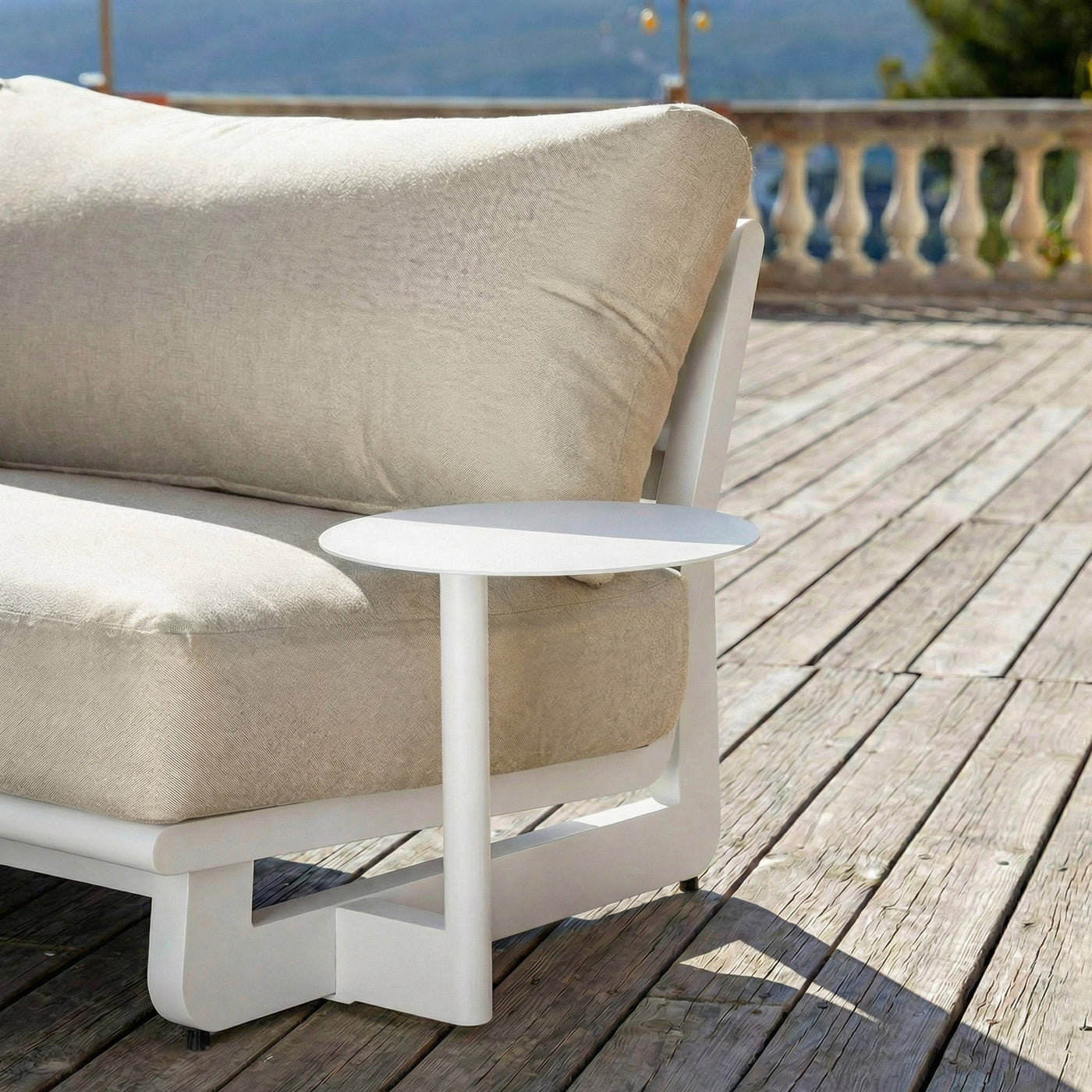 Salon de jardin d'angle Long Beach Meublot, ensemble de 5 places avec coussins confortables, mobilier extérieur moderne.