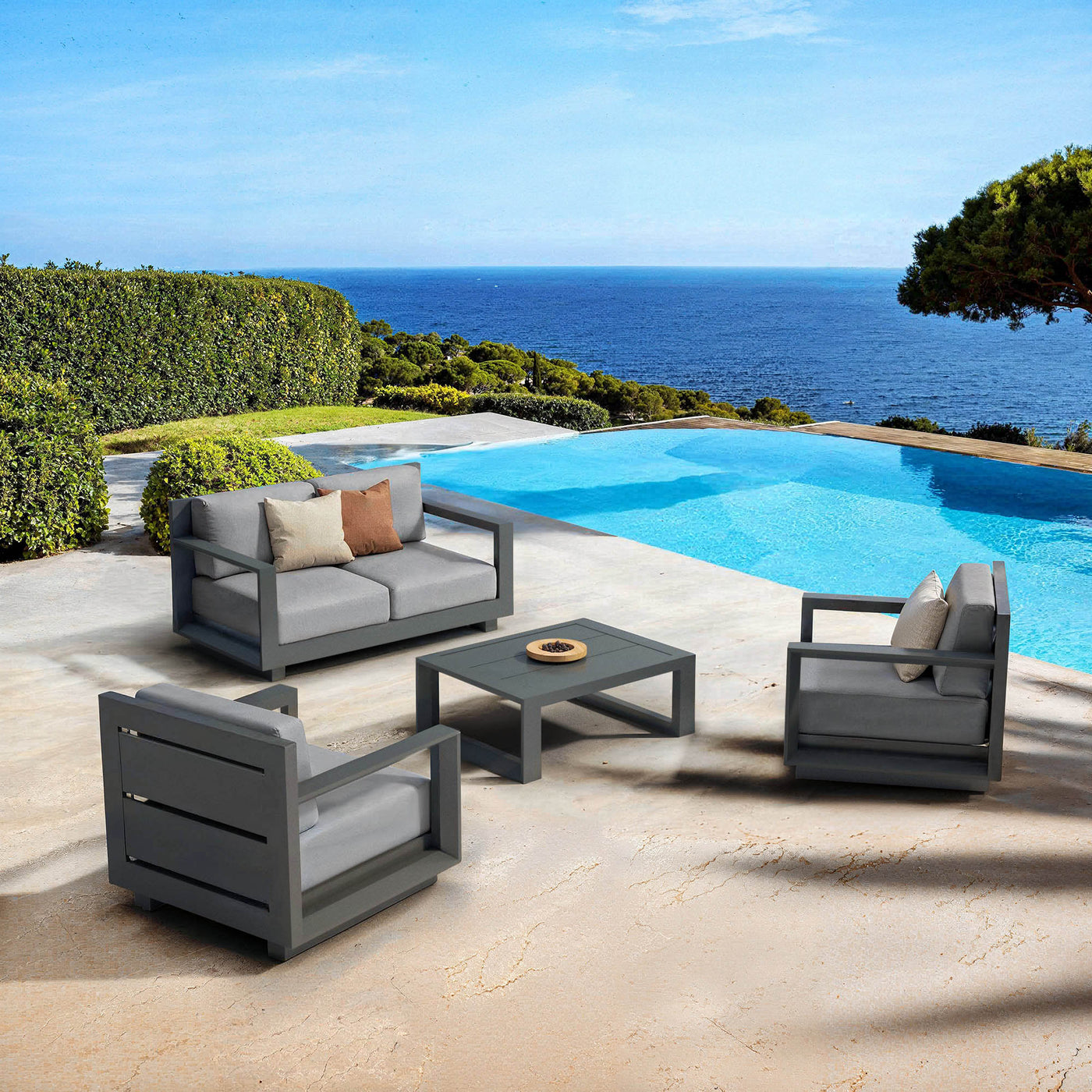 Table et chaises de jardin Elba pour 4 personnes de marque Meublot, ensemble en anthracite avec mobilier d'extérieur durable.