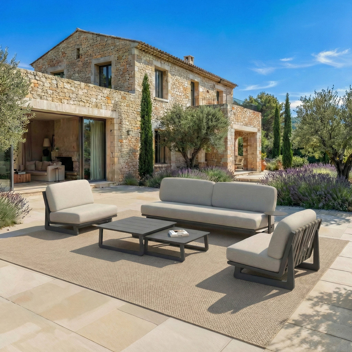 Salon de jardin Long Beach pour 5 personnes, ensemble de mobilier extérieur Meublot avec table et chaises en bois.
