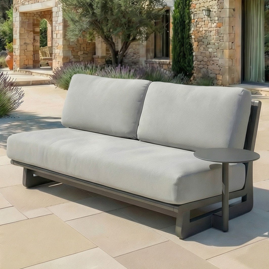 Salon de jardin Long Beach Meublot, ensemble de 7 places avec table et fauteuils en rotin tressé, idéal pour l'extérieur.