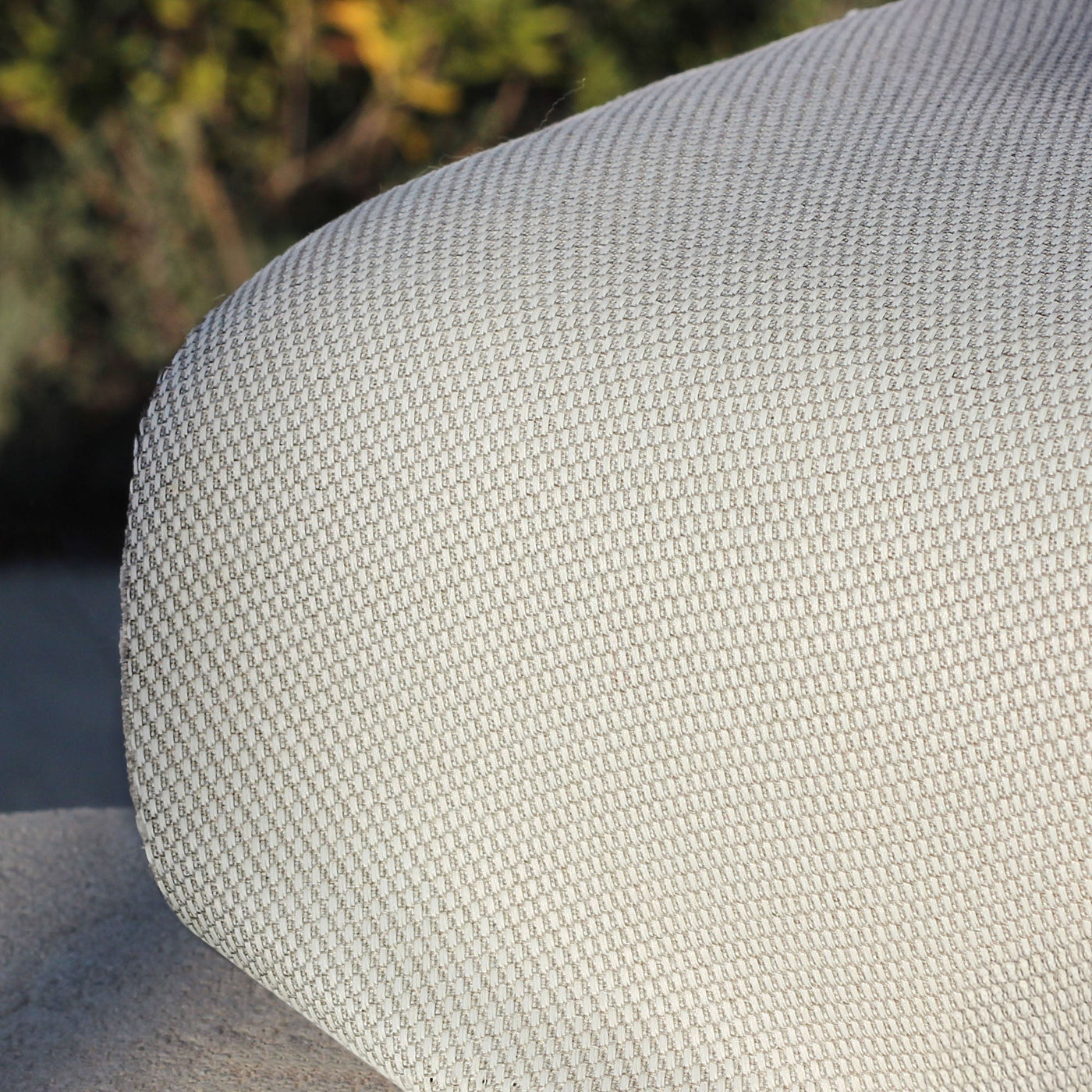 Fauteuil de jardin Monte Carlo pour 2 places en tissu résistant, design élégant de Meublot, idéal pour l'extérieur.