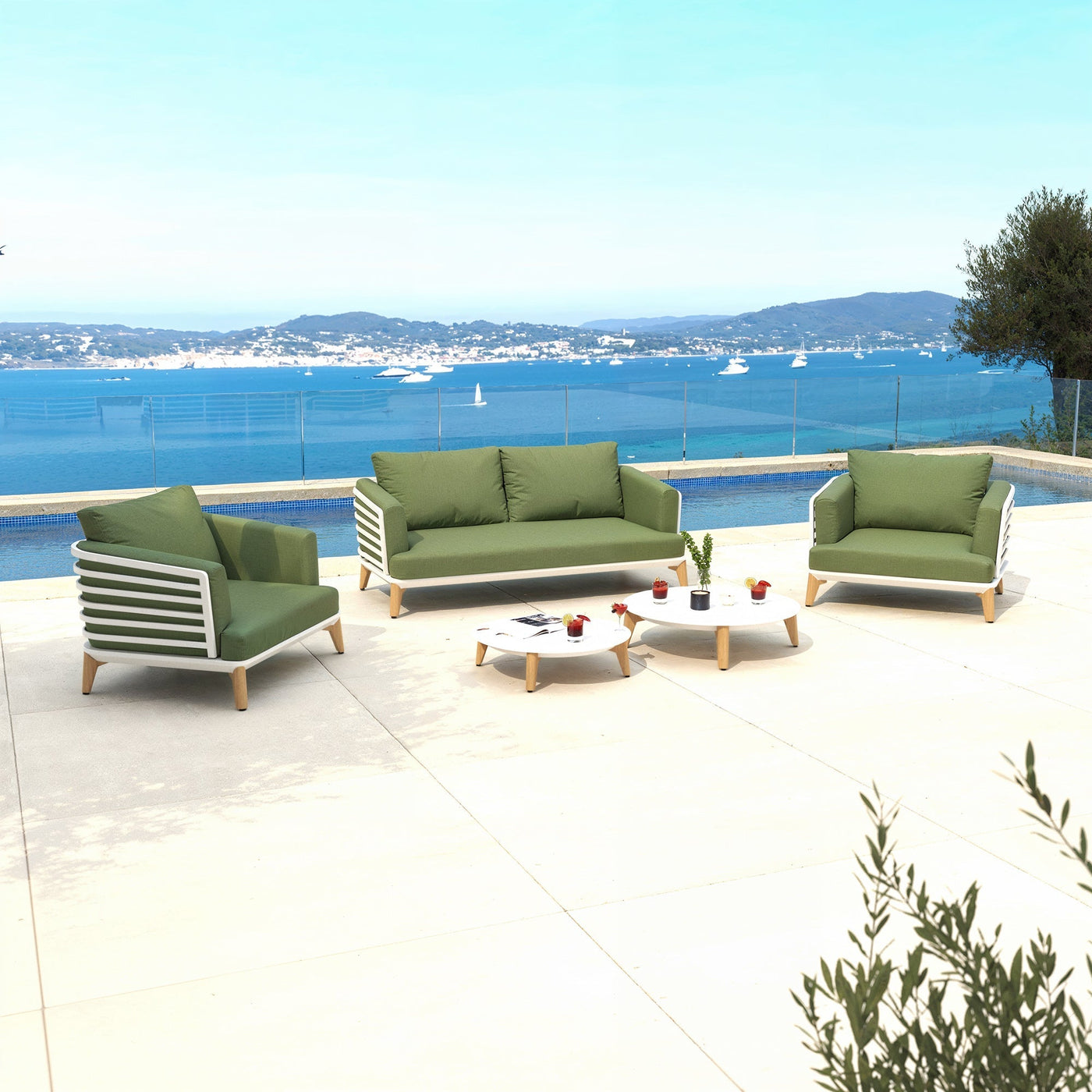 Salon de jardin Monte Carlo 4 places de Meublot avec table et chaises en blanc et vert, idéal pour l'extérieur