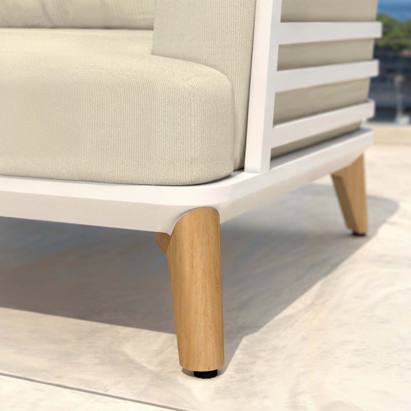 Table de jardin Monte Carlo pour 4 personnes, avec chaises blanches et beiges, fabriquée par Meublot.