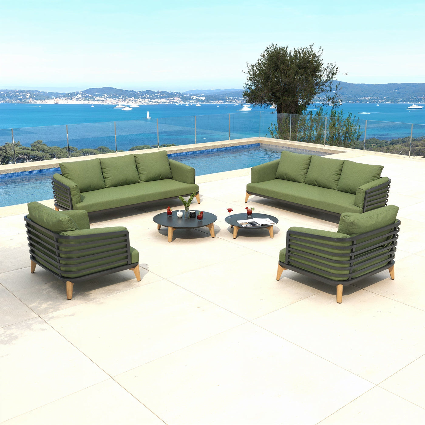 Table de jardin Monte Carlo 8 places de Meublot, avec chaises vert foncé en extérieur, design moderne et élégance durable.