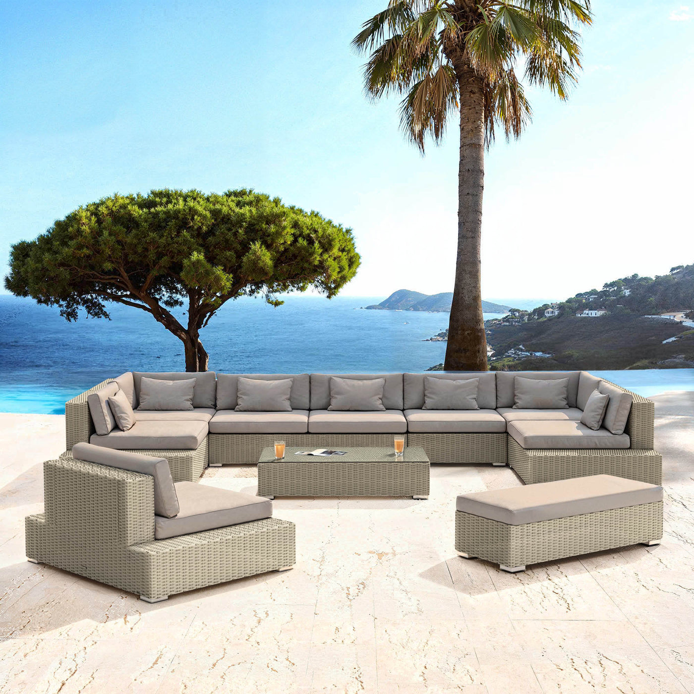 Salon de jardin Palma 9 places de Meublot avec table en gris taupe, ensemble convivial pour extérieur élégants.