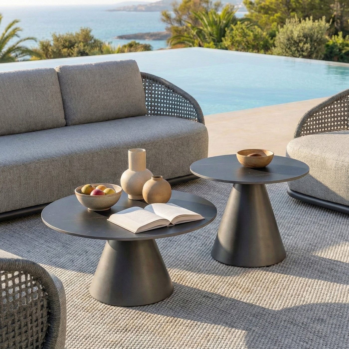 Salon de jardin Riviera Meublot avec table haute et basse, anthracite, 4 places, mobilier extérieur élégants pour espace extérieur