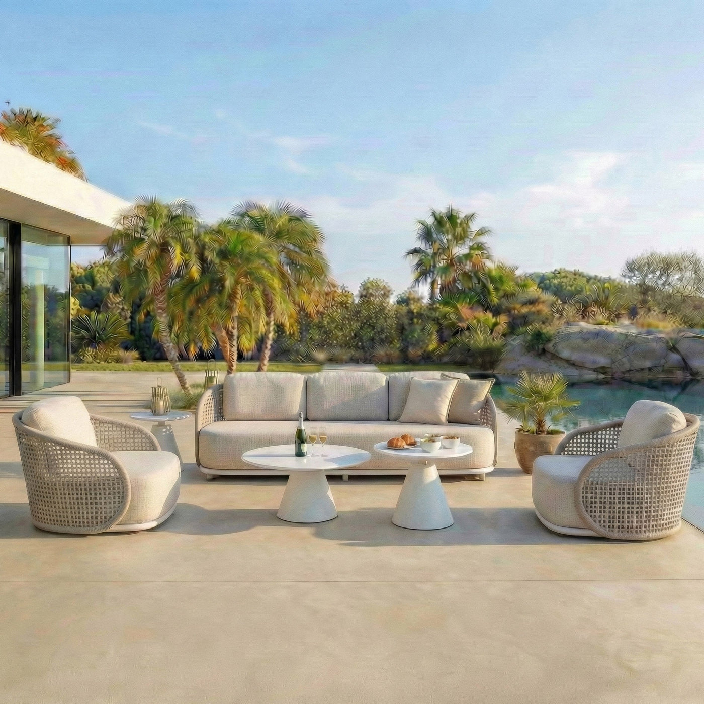 Salon de jardin Riviera 5 places de Meublot avec table et chaises en blanc, idéal pour extérieur élégant et confortable.