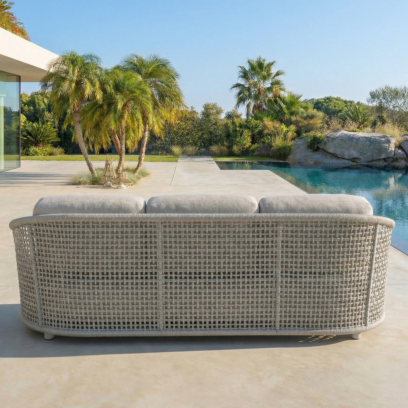 Canapé 3 places de jardin Riviera blanc, salon de jardin Meublot avec coussins confortables, vue de dos