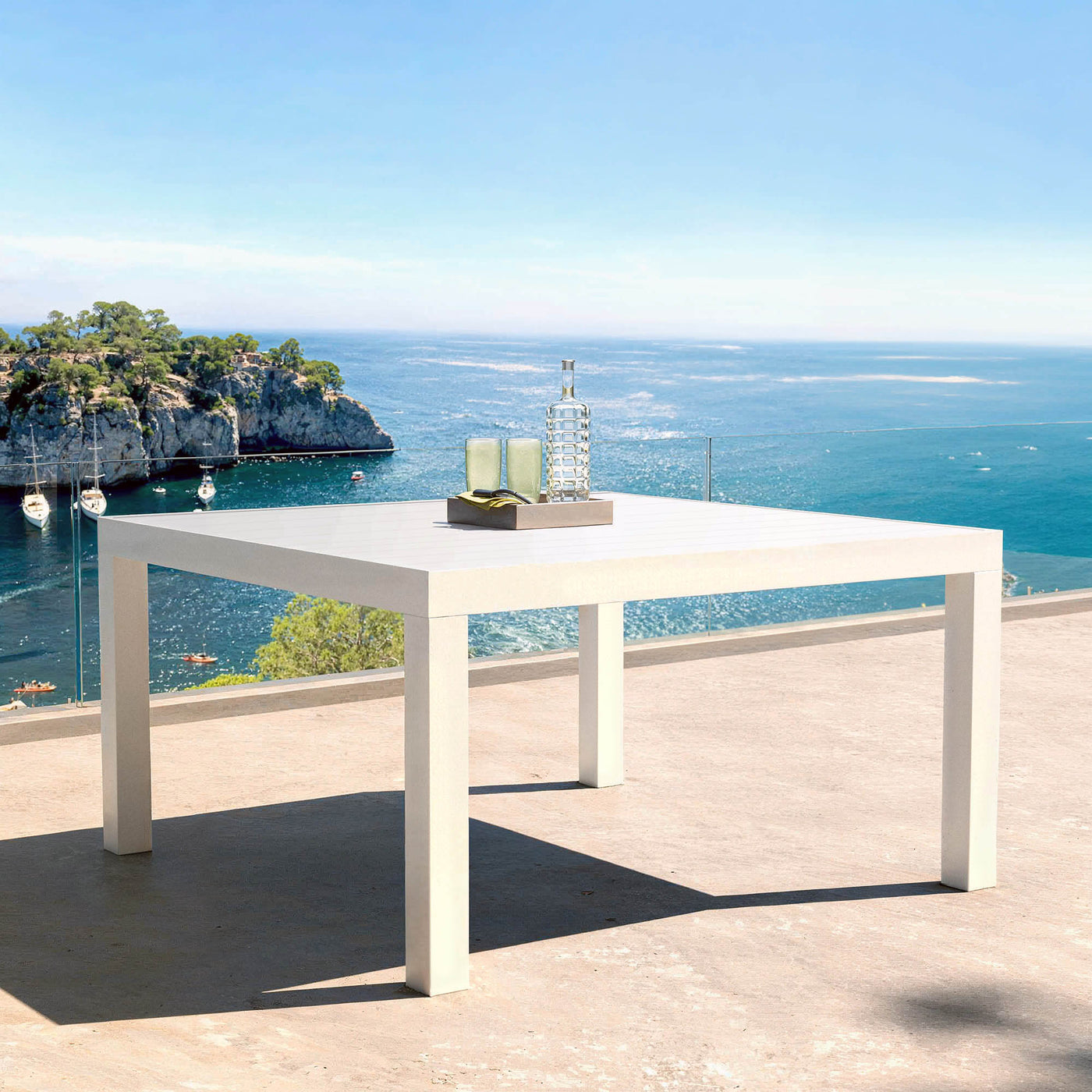 Table de jardin Murano en aluminium pour 8 personnes, surface blanche de 136x136 cm, design moderne de Meublot