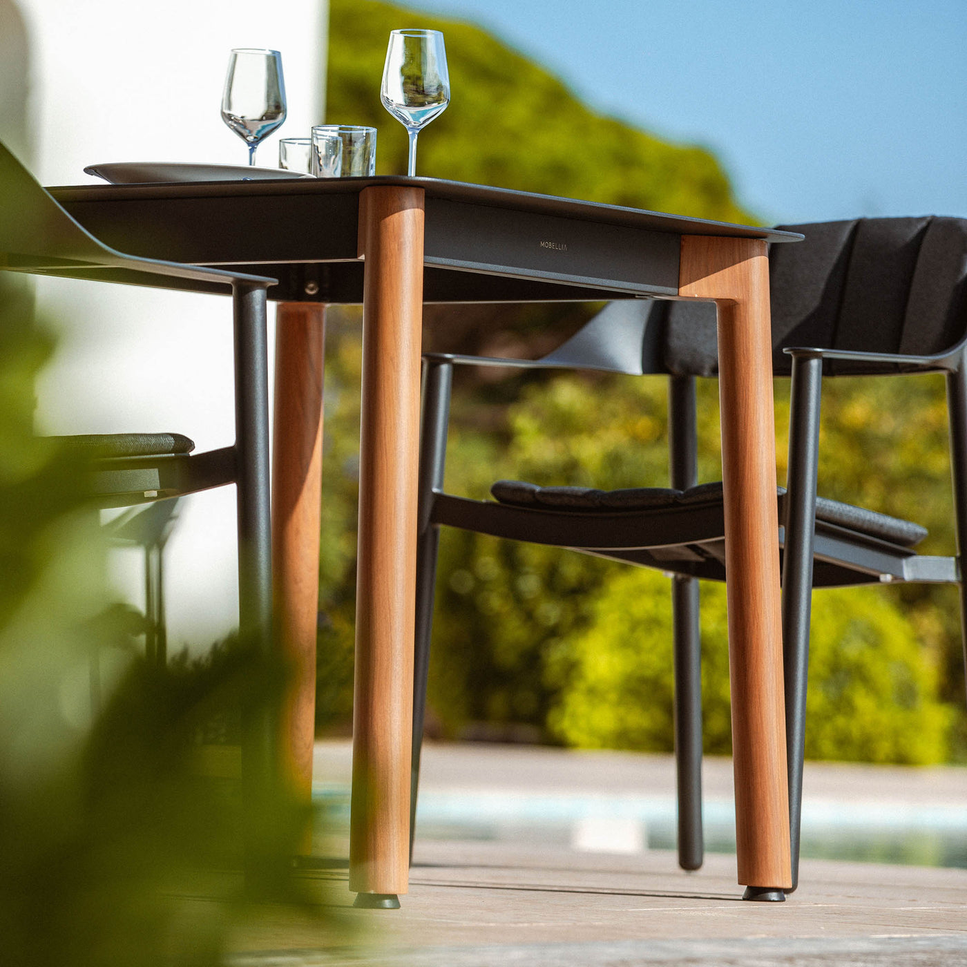 Table de jardin carrée en aluminium Monte Carlo pour 4 personnes, 76x76 cm, couleur anthracite, table extérieure robuste.
