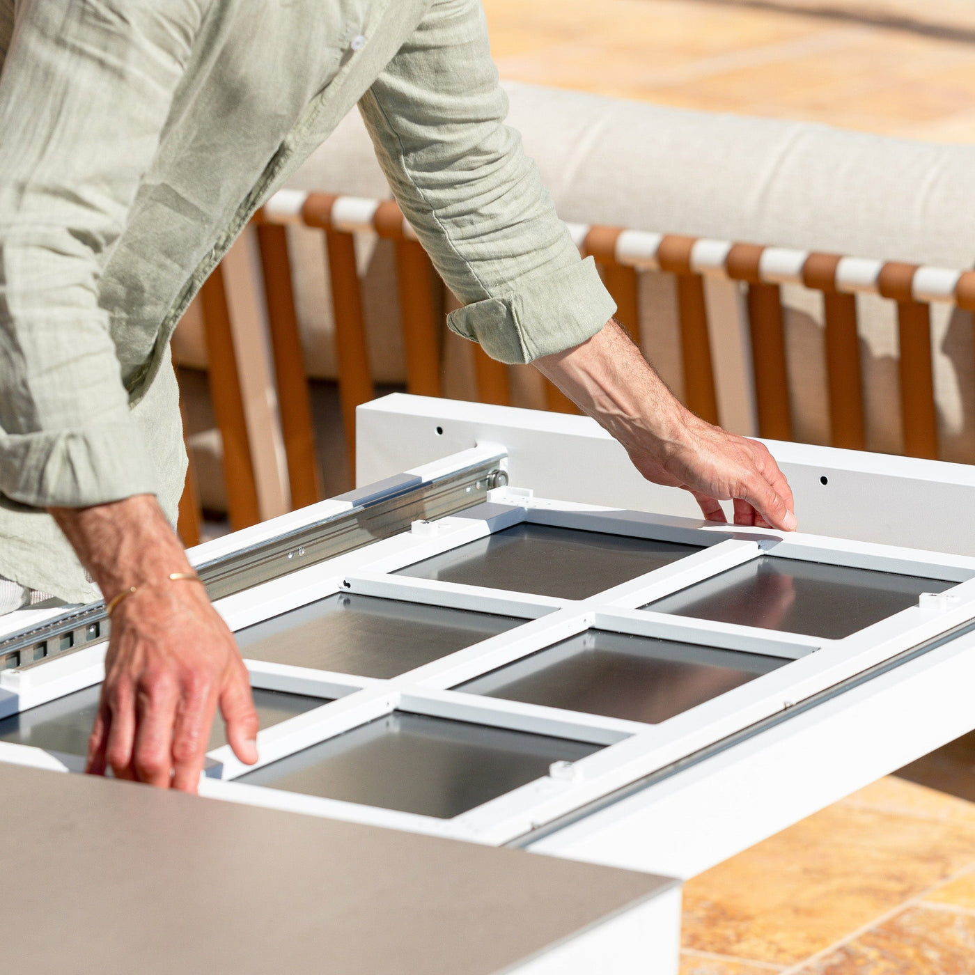 Table de jardin extensible Meublot Amalfi en aluminium avec allonge, grand modèle 10 places, blanc, 180/240x96cm.