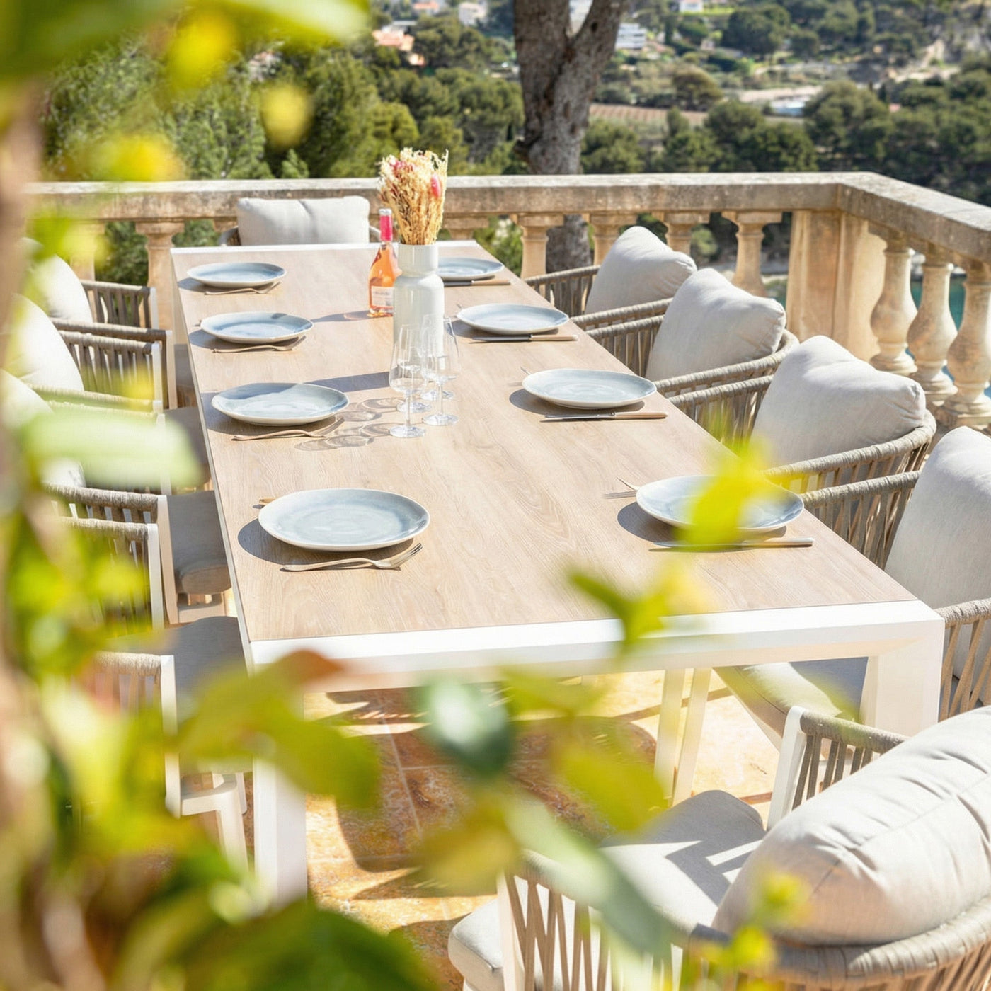 Table de jardin extensible Meublot Amalfi en aluminium, 10 places, avec plateau 180/240x96cm, design moderne et robuste.