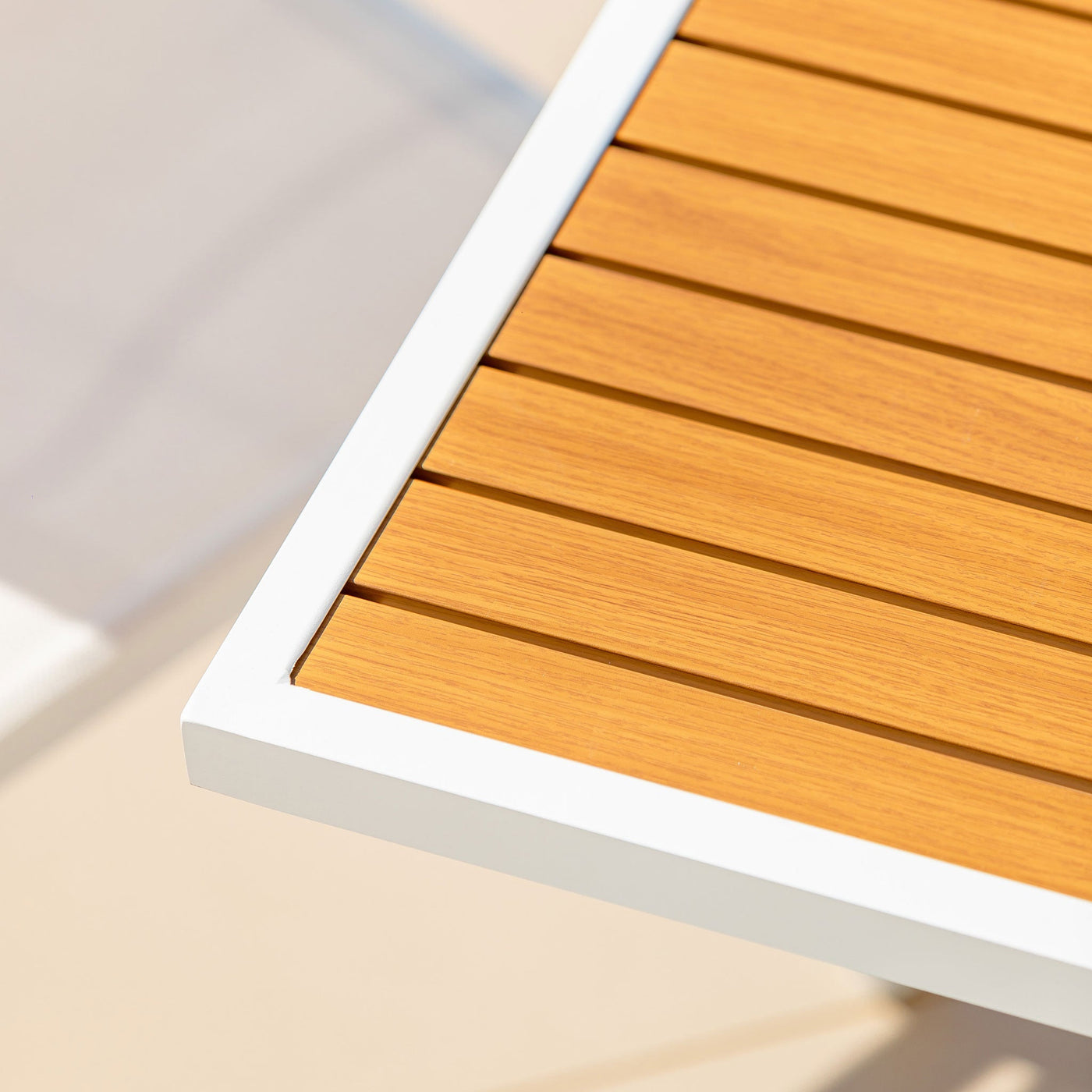 Table de jardin extensible Meublot Murano en aluminium effet bois, 10 places, blanc, 135/270 x 90 cm, prête pour l'extérieur