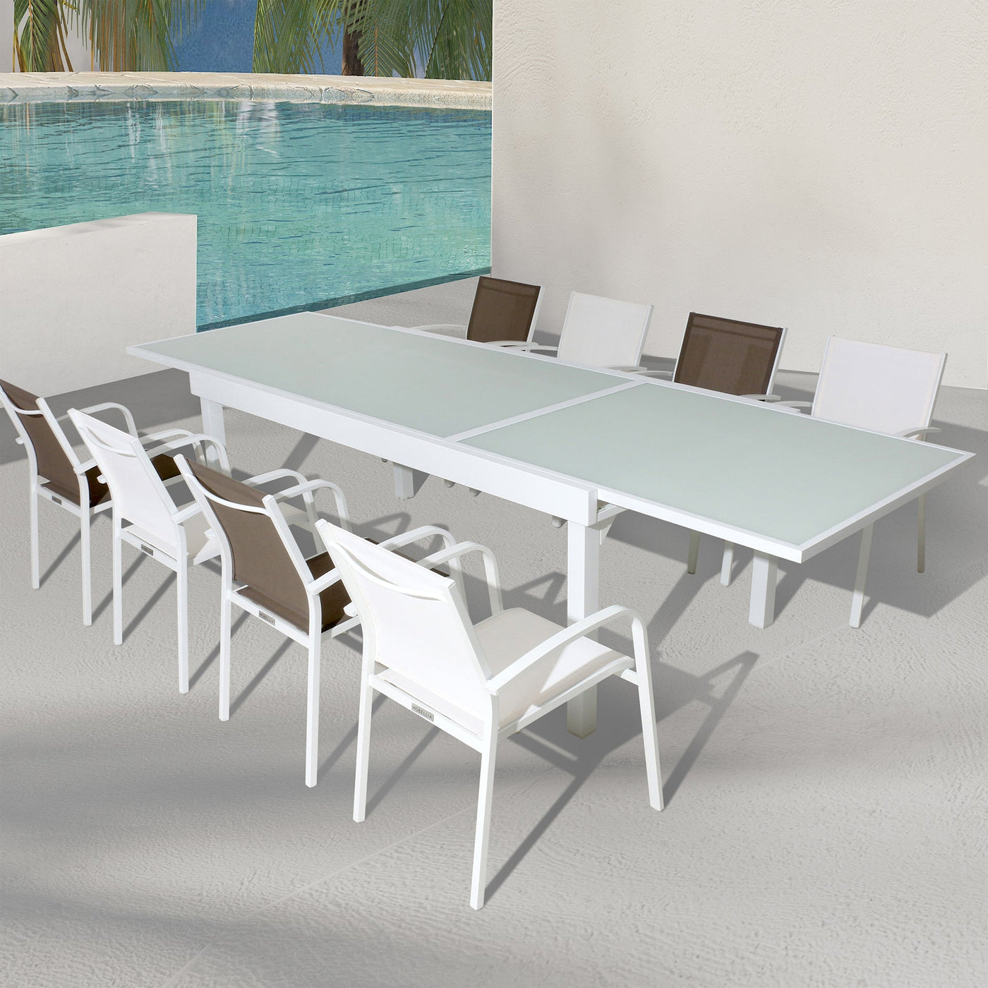 Table de jardin extensible Meublot pour 10 personnes en verre Murano blanc, dimensions 270 x 90 cm, style moderne et élégant.