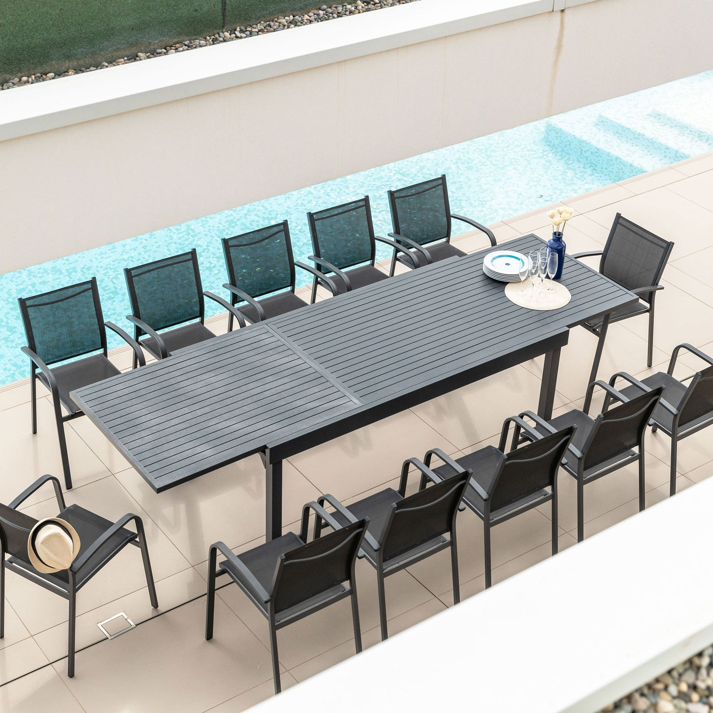 Table de jardin extensible Meublot Murano en aluminium anthracite, grande table pour 12 personnes, dimensions 320x100 cm