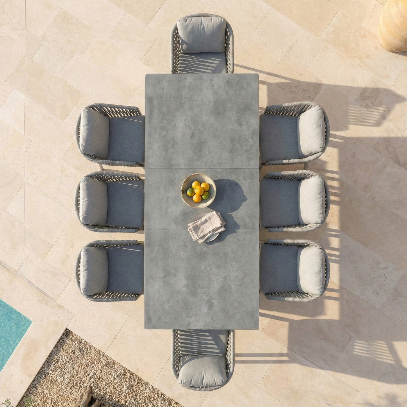 Table de jardin extensible automatique en aluminium Amalfi, capacité 10 places, 200/260x96 cm, conception élégante et moderne.