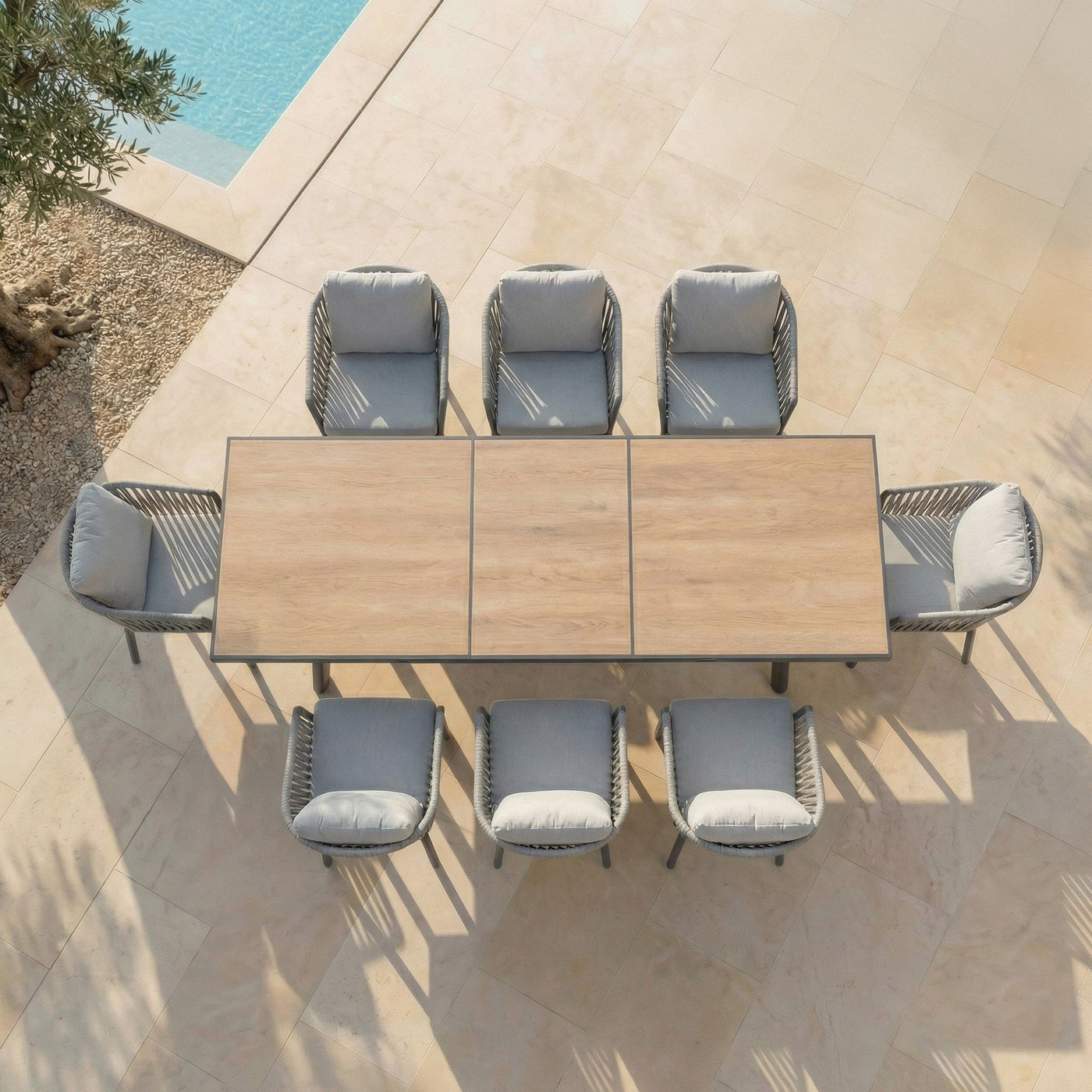 Table de jardin extensible automatique Meublot en aluminium Amalfi, 12 places, avec surface de 240/300x96 cm, design moderne