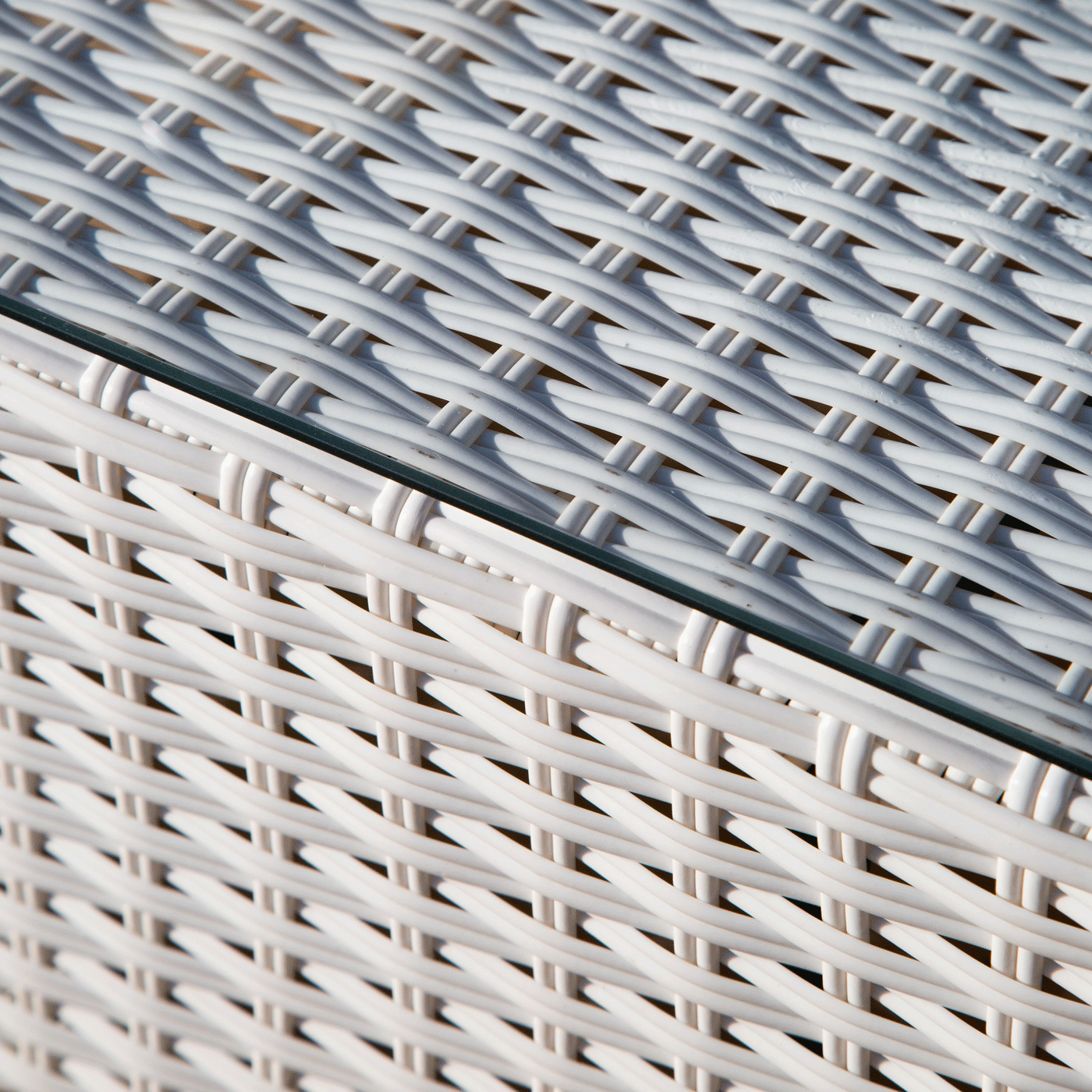 Table basse de jardin rectangulaire Palma de Meublot, design moderne avec surface en bois clair pour espace extérieur.