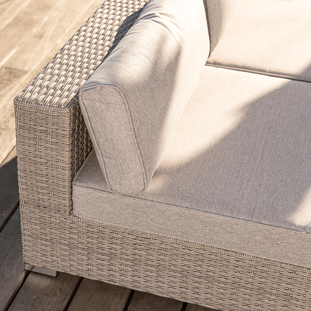 Canapé chauffeuse de jardin 2 places Palma gris de la marque Meublot, avec coussins confortables et structure en bois durable.