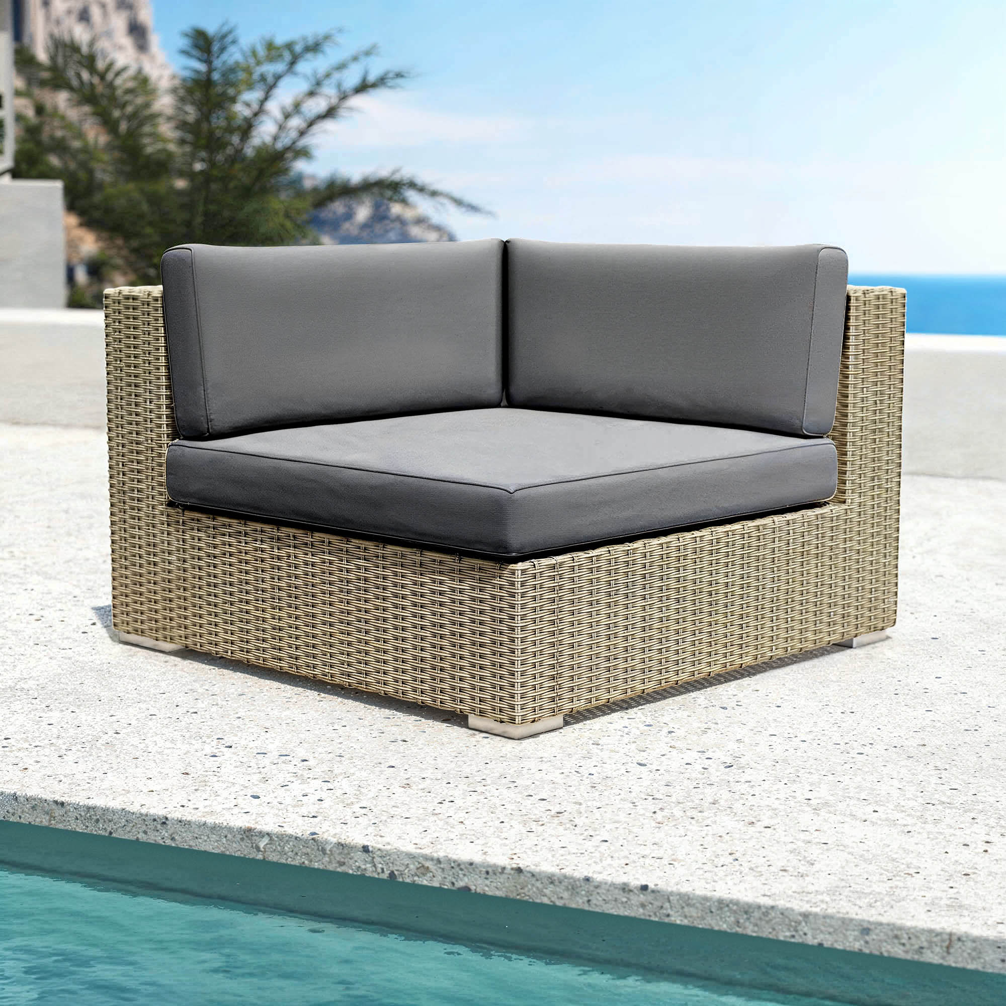 Canapé d'angle de jardin Meublot Palma en gris anthracite, avec coussins confortables pour l'extérieur.