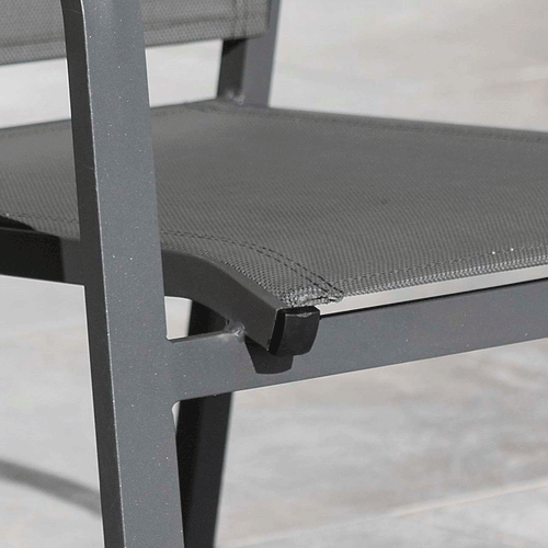 Fauteuil de jardin haut en aluminium empilable Murano, couleur gris, avec détails de la structure et assise confortable.