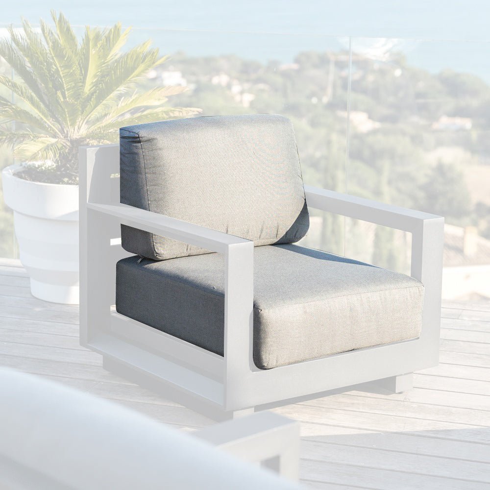 Housse de coussin pour fauteuil Elba en tissu anthracite, fabriquée par Meublot, confortable et élégante.