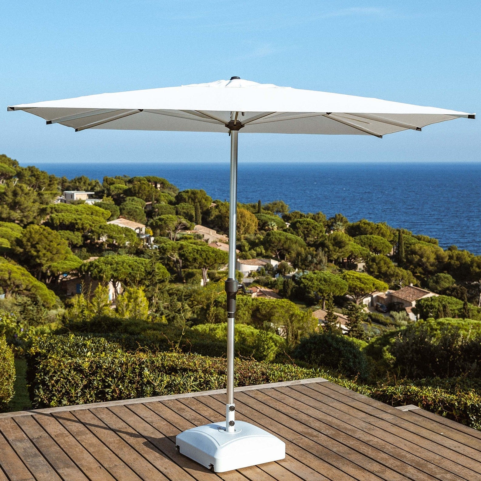Parasol carré blanc Yucatan de Meublot, parasol d'ombrage élégant pour extérieur, 2,5 m x 2,5 m, en tissu résistant.