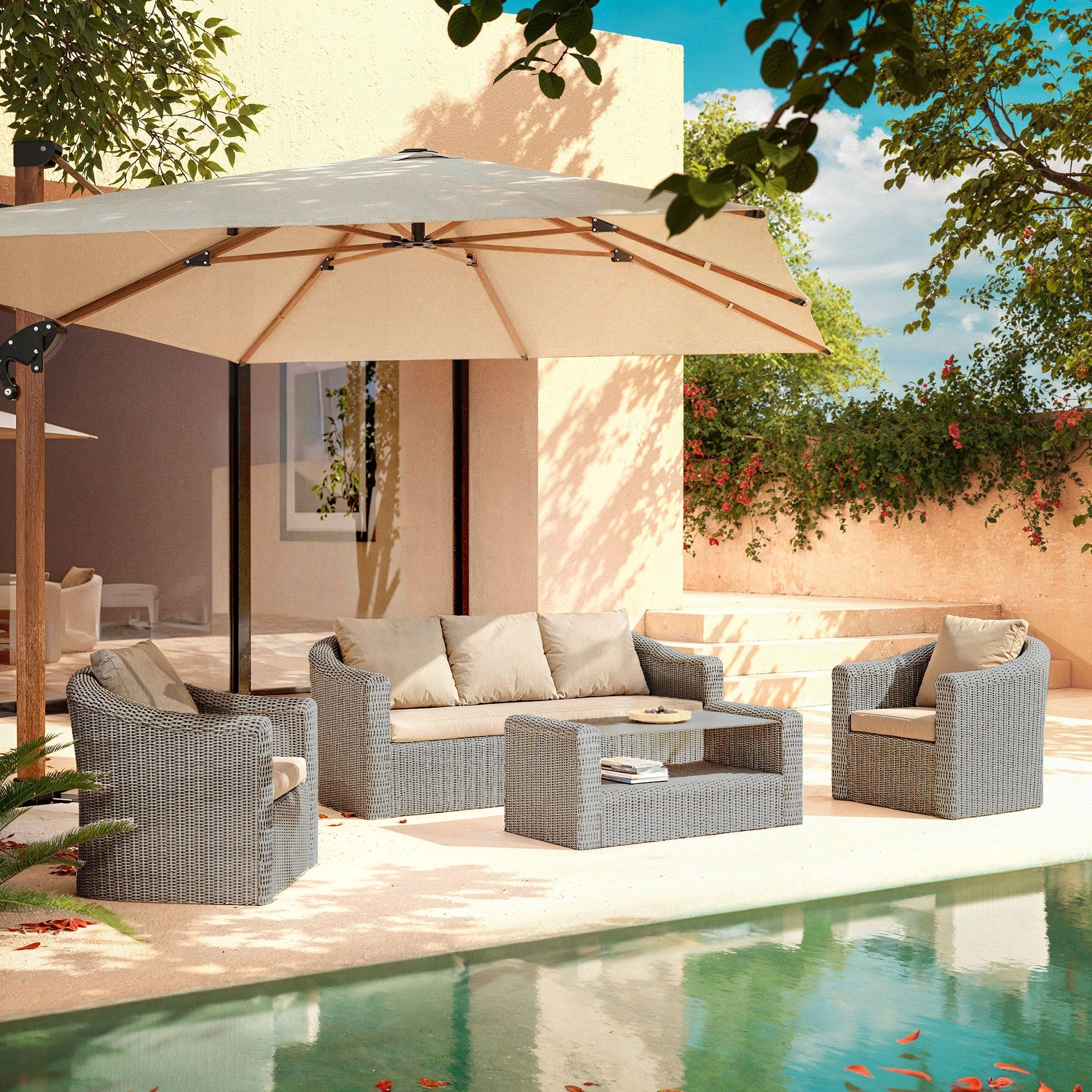 Salon de jardin Calvi 5 places de Meublot, ensemble de salon extérieur gris taupe avec coussins confortables.