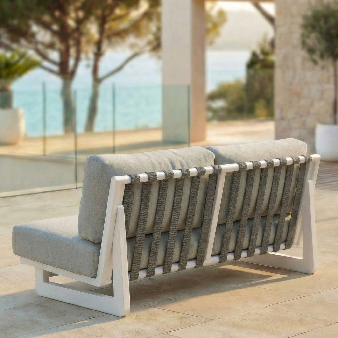 Salon de jardin d'angle Long Beach Meublot pour 6 places, ensemble de meubles extérieur avec canapé et table en bois et coussins.