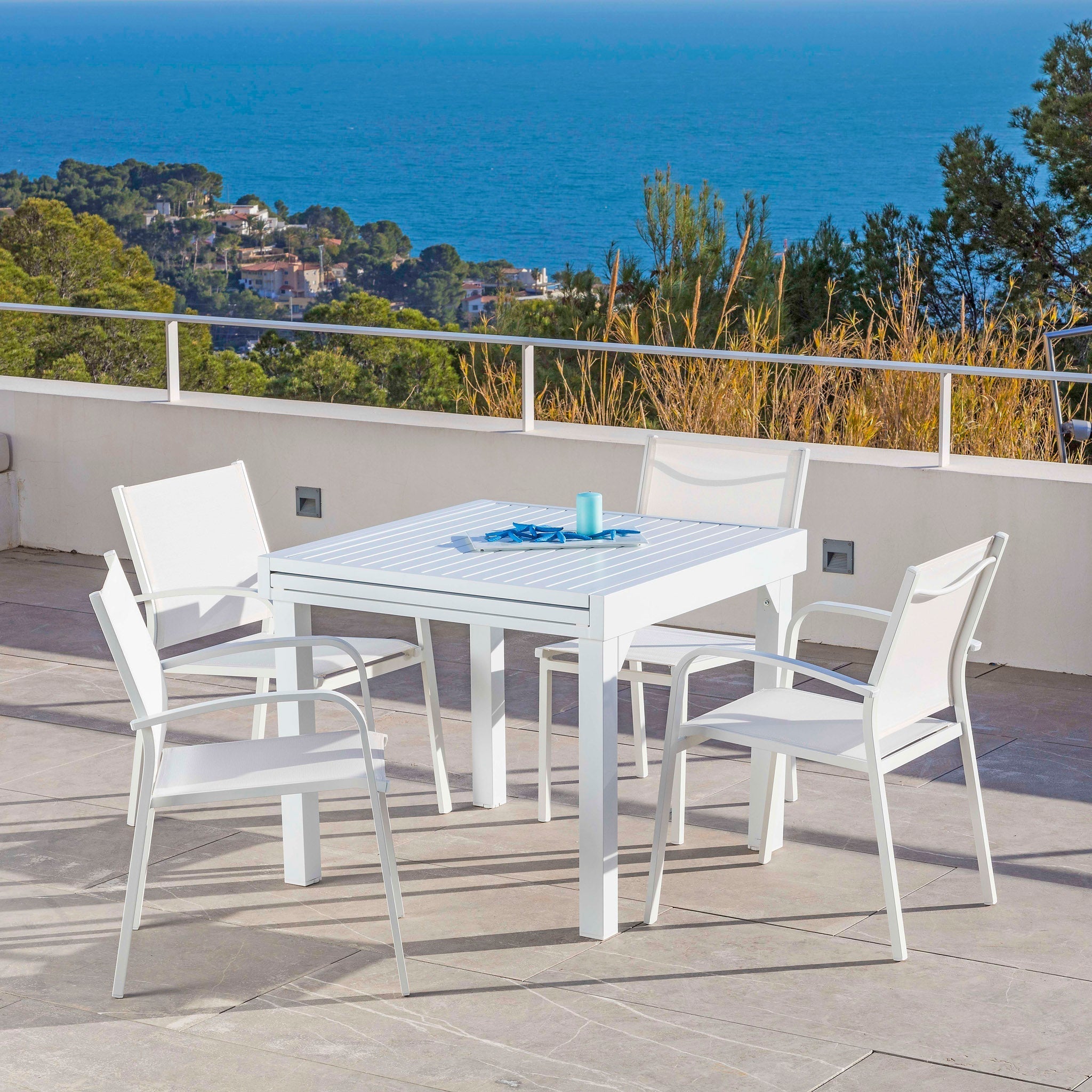Table de jardin extensible Meublot Murano en aluminium blanc, table de 180 x 90 cm pour 8 personnes.