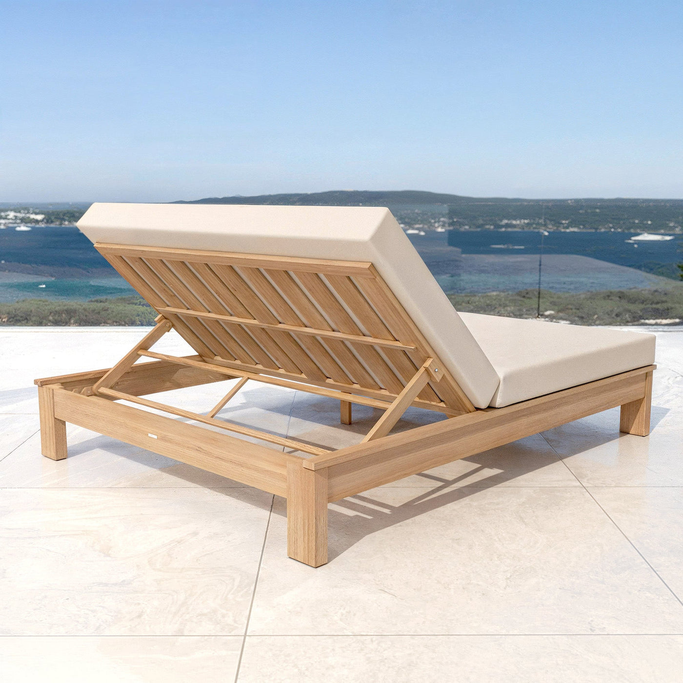 Transat double Bornéo de Meublot, bain de soleil beige avec dossier ajustable, conçu pour relaxation en extérieur.